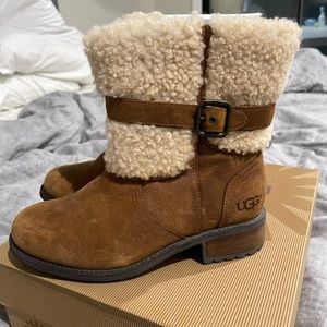 Ugg, Brown leather boots. Size 7